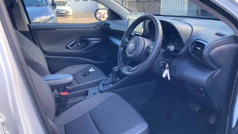 Toyota Yaris 1.5 Hybrid Design 5dr CVT Hybrid Hatchback